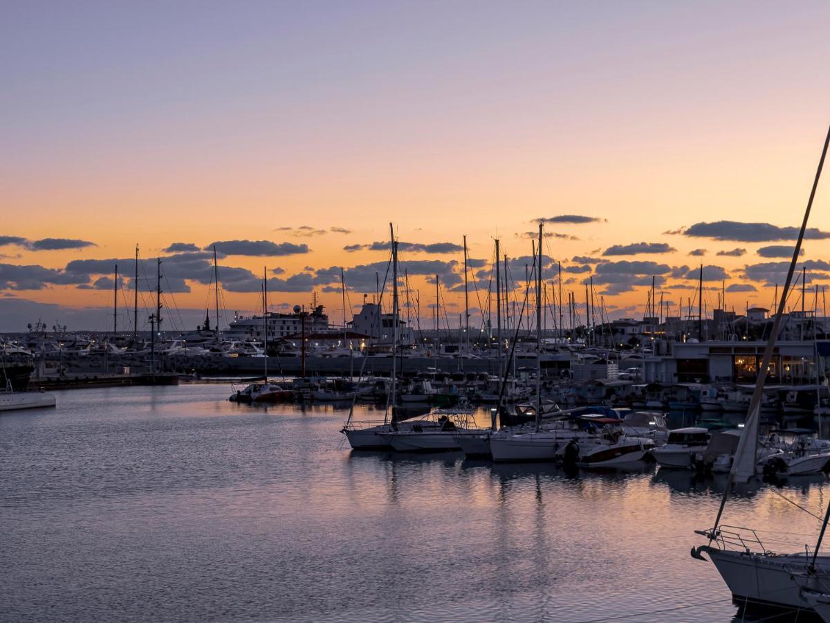 Sanders Cruise Limassol Bagian luar foto